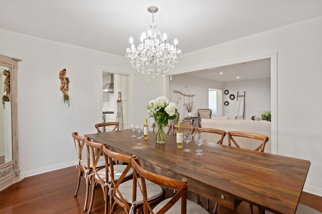 Building Photo - 1476 Crestline Dr