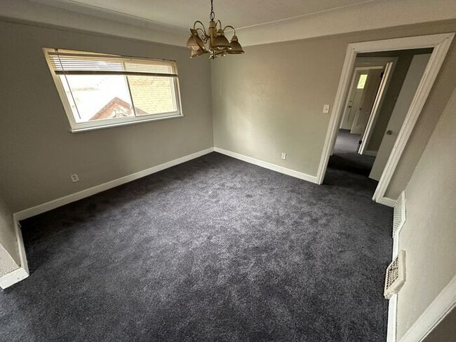 Building Photo - Fully Remodeled - Section 8 Accepted- Skip...