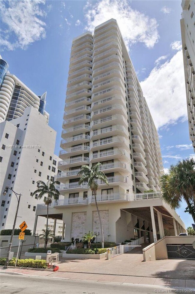 Building Photo - 6061 Collins Ave