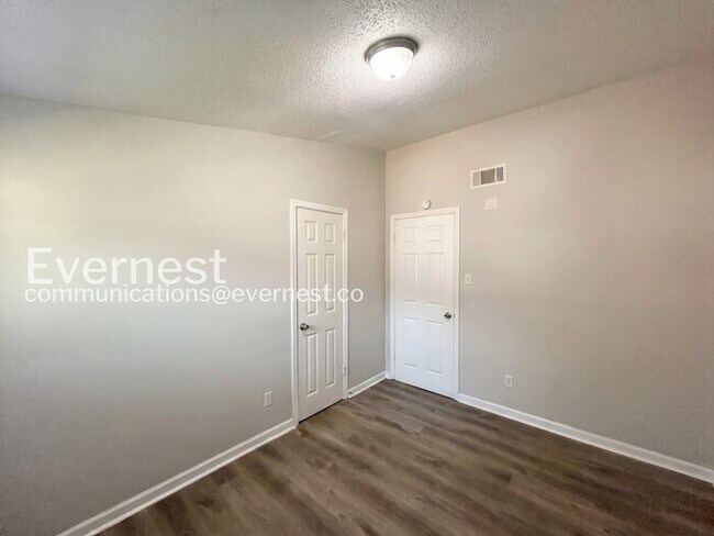 Building Photo - 1449 Ticonderoga Dr