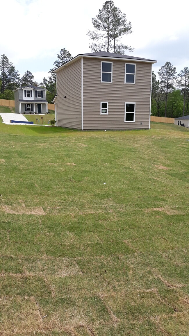 Building Photo - 2427