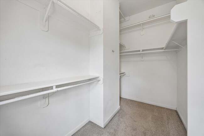 Building Photo - 1026 Van Buren St