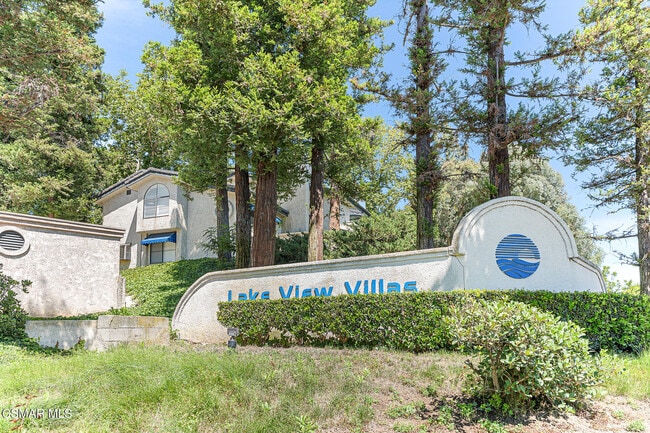 Building Photo - 5720 Skyview Way