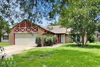 Building Photo - 2822 Canary Ln