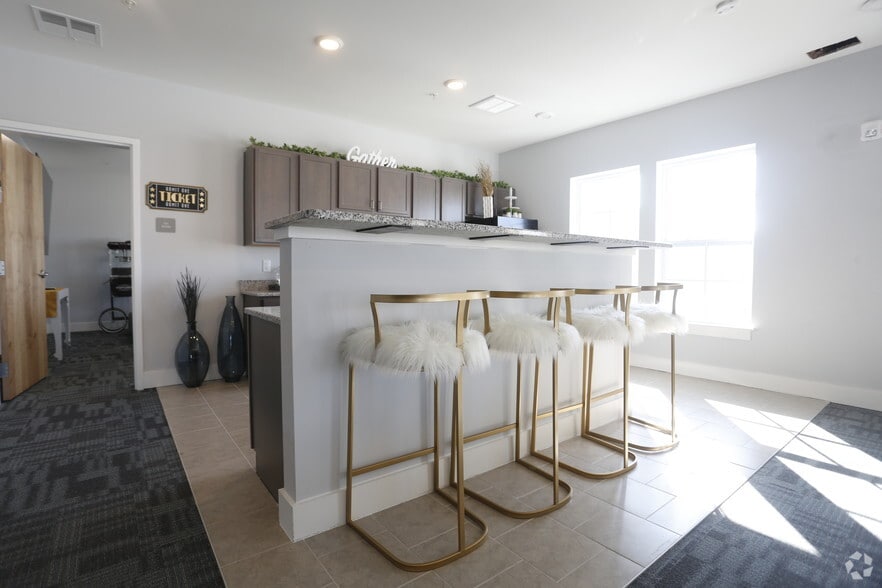 Primary Photo - The Attain