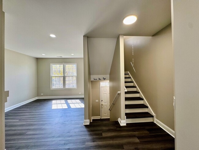 Building Photo - 766 Cherry Creek Dr