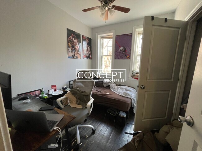 Building Photo - 996 Tremont St