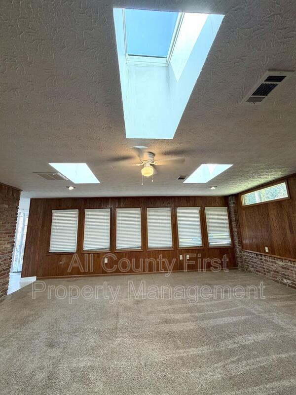 Building Photo - 170 Port Antonio Ct SW