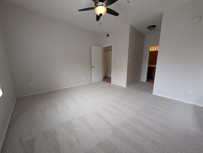 Building Photo - 9600 N 96th St