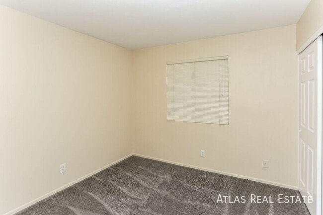 Building Photo - 5408 Ravana Ave