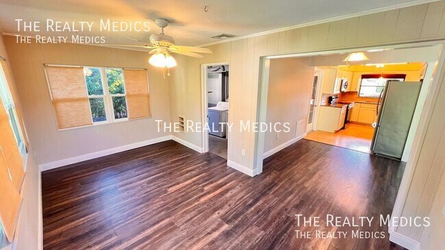 Building Photo - 929 Dupont Ave