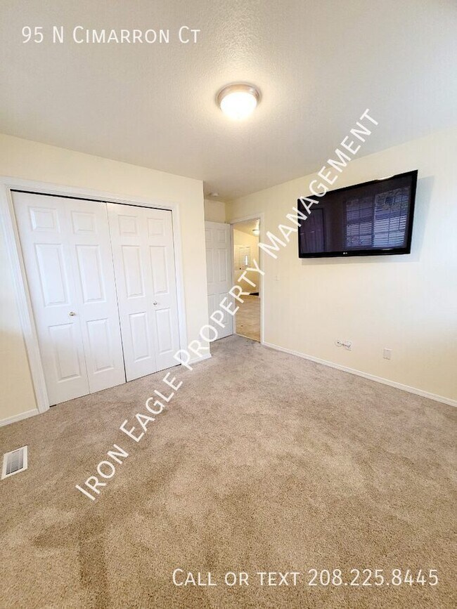 Building Photo - 95 N Cimarron Ct