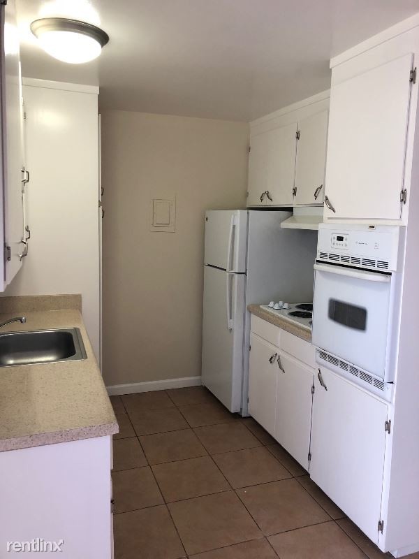 Building Photo - 953 Helen Ave