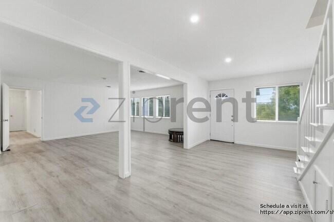 Building Photo - 1967 Solano Way