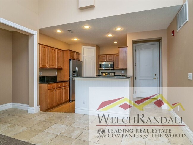 Building Photo - Spacious 2-Bedroom Condo in Prime Downtown Location!