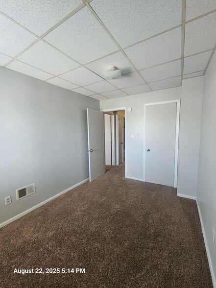 Building Photo - 424 Waddell Ave