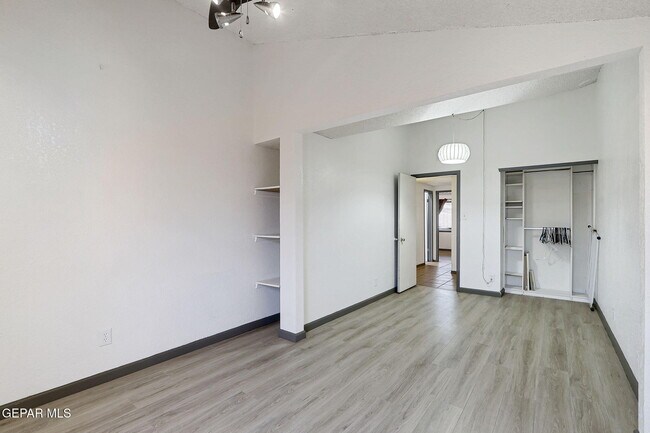 Building Photo - 6032 Belladonna Cir
