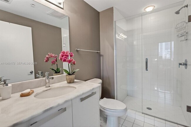 Building Photo - 601 NE 36th St