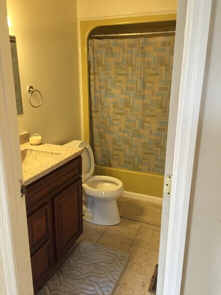 Building Photo - 856 Fortoria Dr