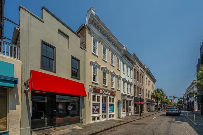 Building Photo - Historic Charm Meets Downtown Energy on Ki...