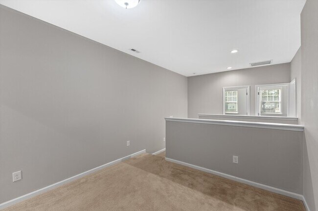 Building Photo - 1017 Fitchie Pl