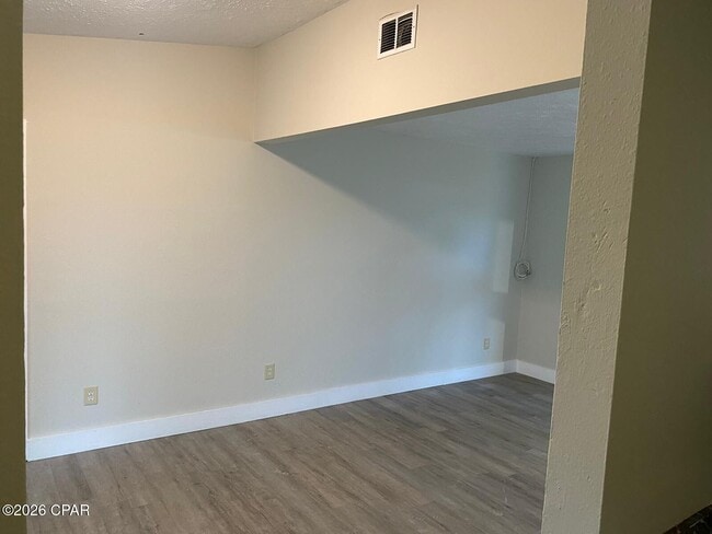 Building Photo - 6615 Enzor St