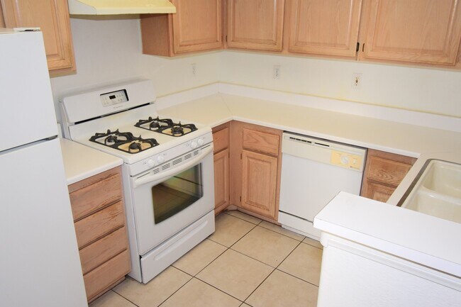Building Photo - 3320 S Fort Apache Rd