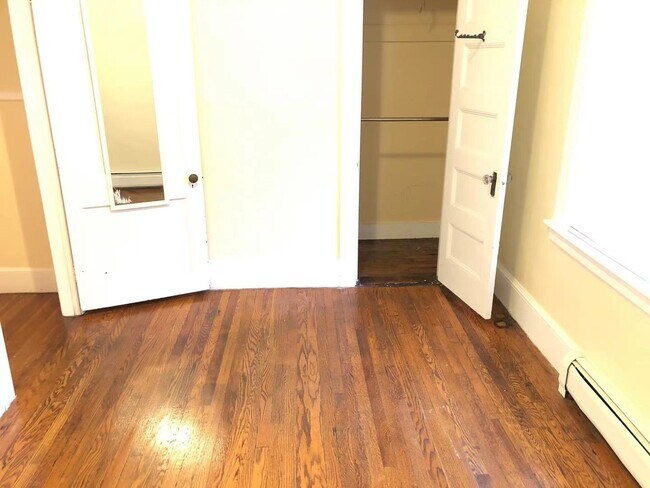 Building Photo - 132 Pitman St