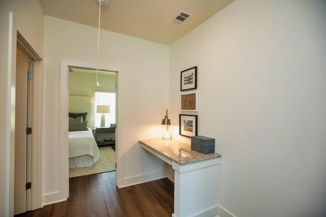 Building Photo - Elevated Rental Home with Community Amenities