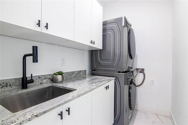 Building Photo - 829 NW 29th Ave