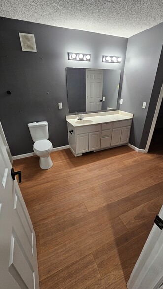 Master Bedroom - 10991 Oak Grove Cir