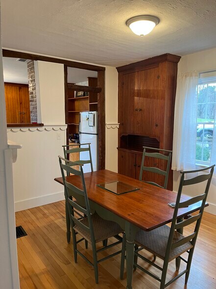 Building Photo - 9 Dunbar Dr