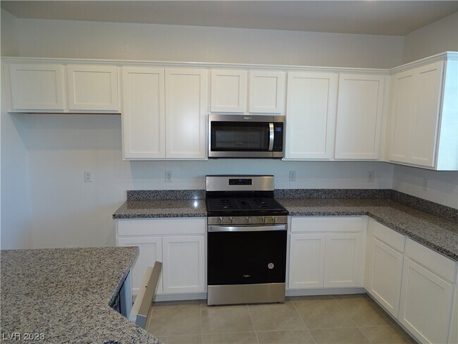 Building Photo - 10589 Sariah Skye Ave