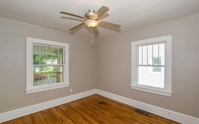 Building Photo - 1050 17th St NE