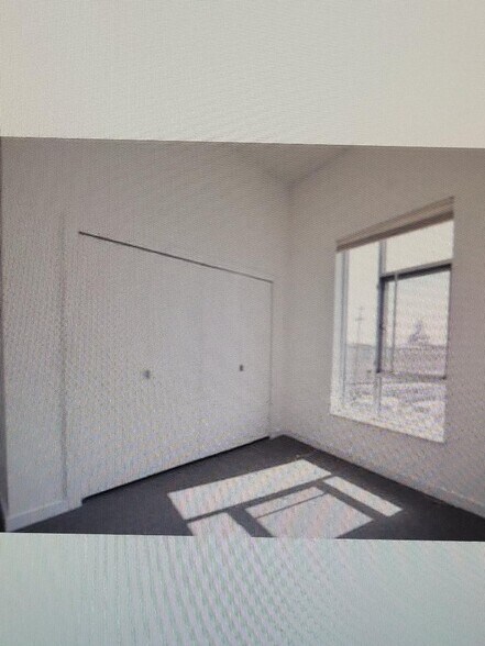 second third floor room - 1670 28th St
