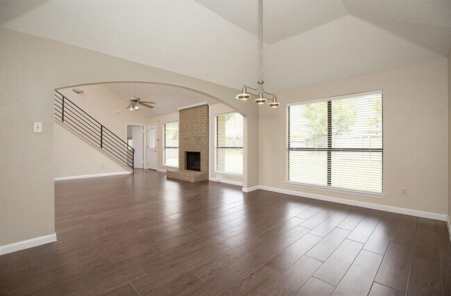 Building Photo - 3807 Cedar Valley Dr