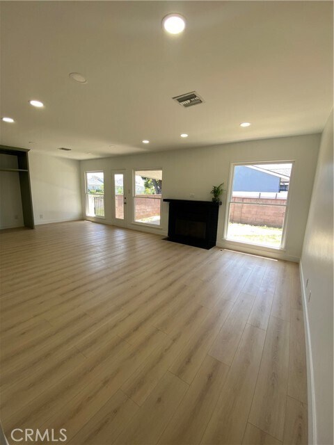 Building Photo - 2310 W Ituni St