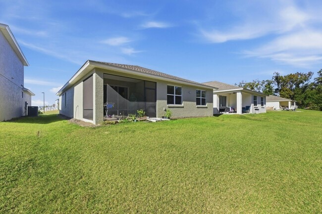 Building Photo - 6137 SW 70th Ave