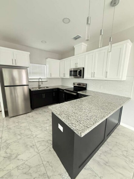 Building Photo - 5808 Northwestern Ave