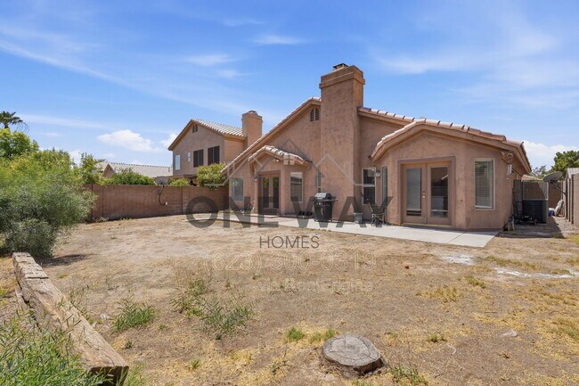 Building Photo - 4622 E Summerhaven Dr
