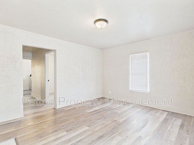 Building Photo - 1111 SW 13th Ave