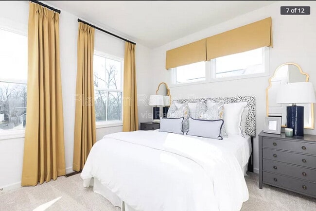 Building Photo - 146 Color Cir