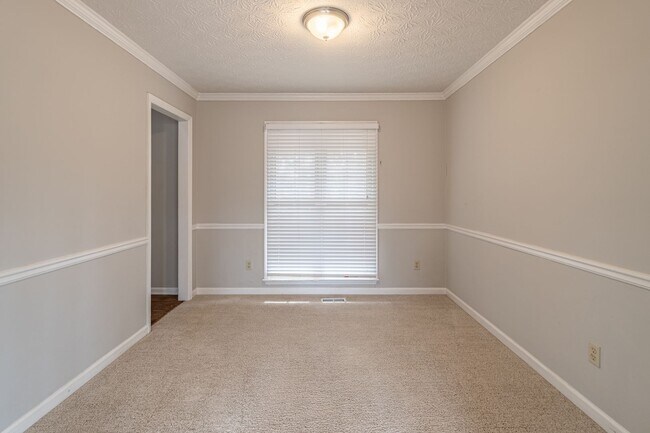 Building Photo - Welcome to this stunning 4-bedroom, 3-bathroom home located in the vibrant neighborhood of Kriste...