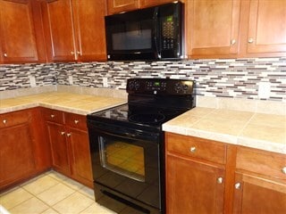 Building Photo - 406 Crystal Oaks Ln