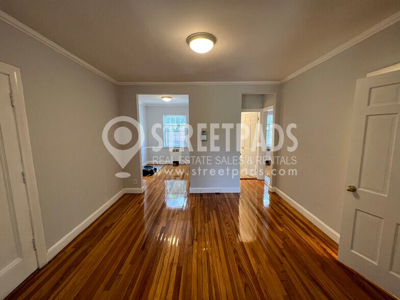 Building Photo - 1151 Beacon St