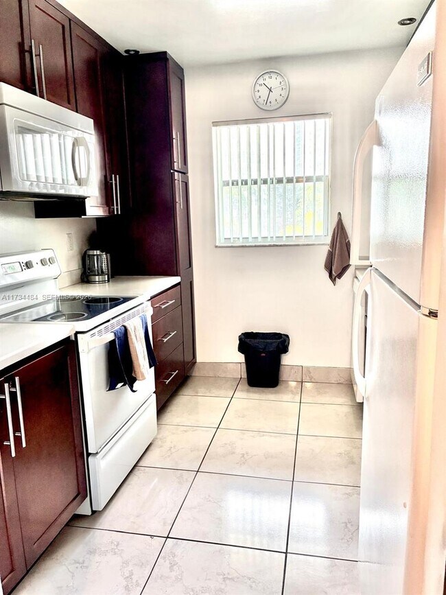 Building Photo - 201 178th Dr