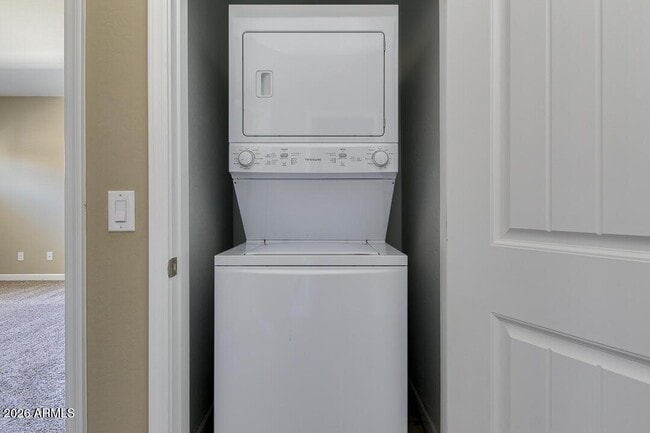 Building Photo - 1367 S Country Club Dr