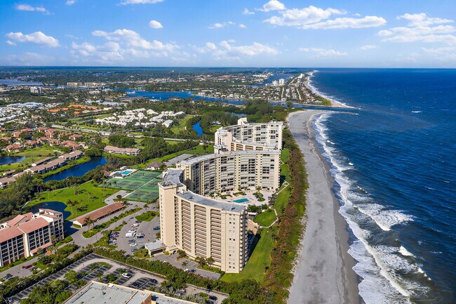 Building Photo - 300 Ocean Trail Way