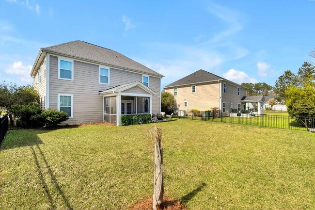 Building Photo - Gigantic Gorgeous Home in Pooler!