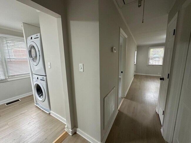 Building Photo - 1400 Richmond Pl